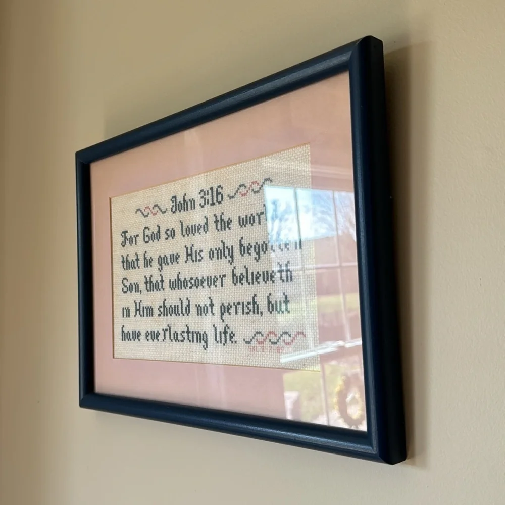 VINTAGE 1989~BLUE~WOOD~
FRAMED~CROSS STITCH~JOHN 3:16~ECRU BACKGROUND~NICE~BR - Picture 5 of 7